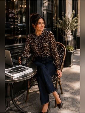 Banana Republic Leopard Print Blouse Medium Quiet Luxury Office Chic Top
